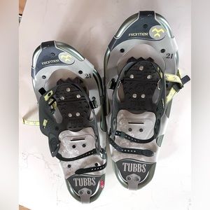 Tubbs women’s snowshoes.